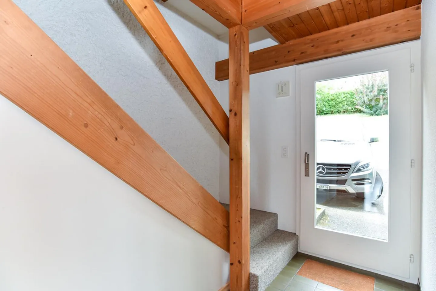 5.5 Room Detached House in Preferred Scenic Location with Beautiful Garden - Photo 3 of 13