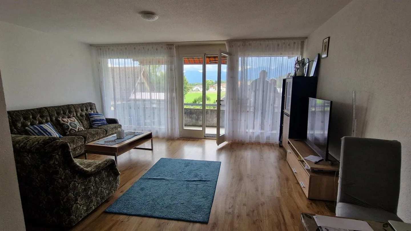 Bellissimo appartamento di 4,5 locali in posizione tranquilla - Foto 3 di 11