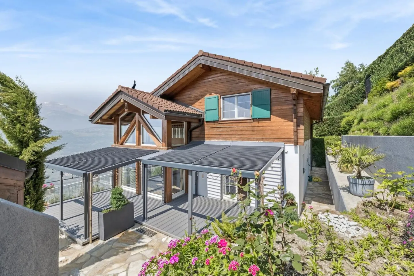 Vista panoramica ed eleganza alpina con piscina - Foto 13 di 13