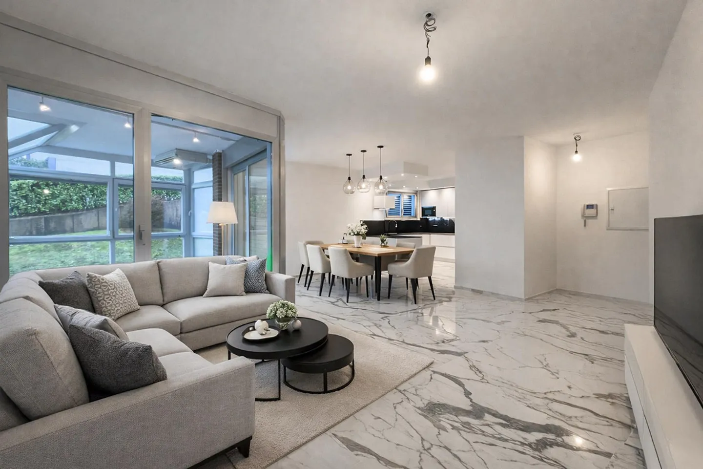 Completely renovated 4.5-room apartment in Lugano - Photo 1 of 15