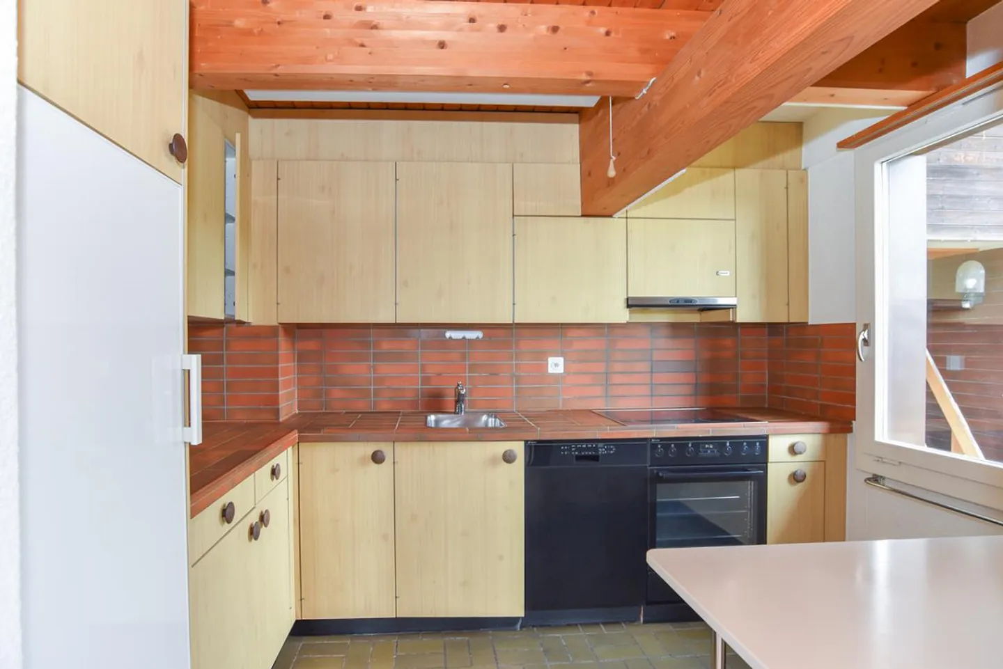 5.5 Room Detached House in Preferred Scenic Location with Beautiful Garden - Photo 7 of 13