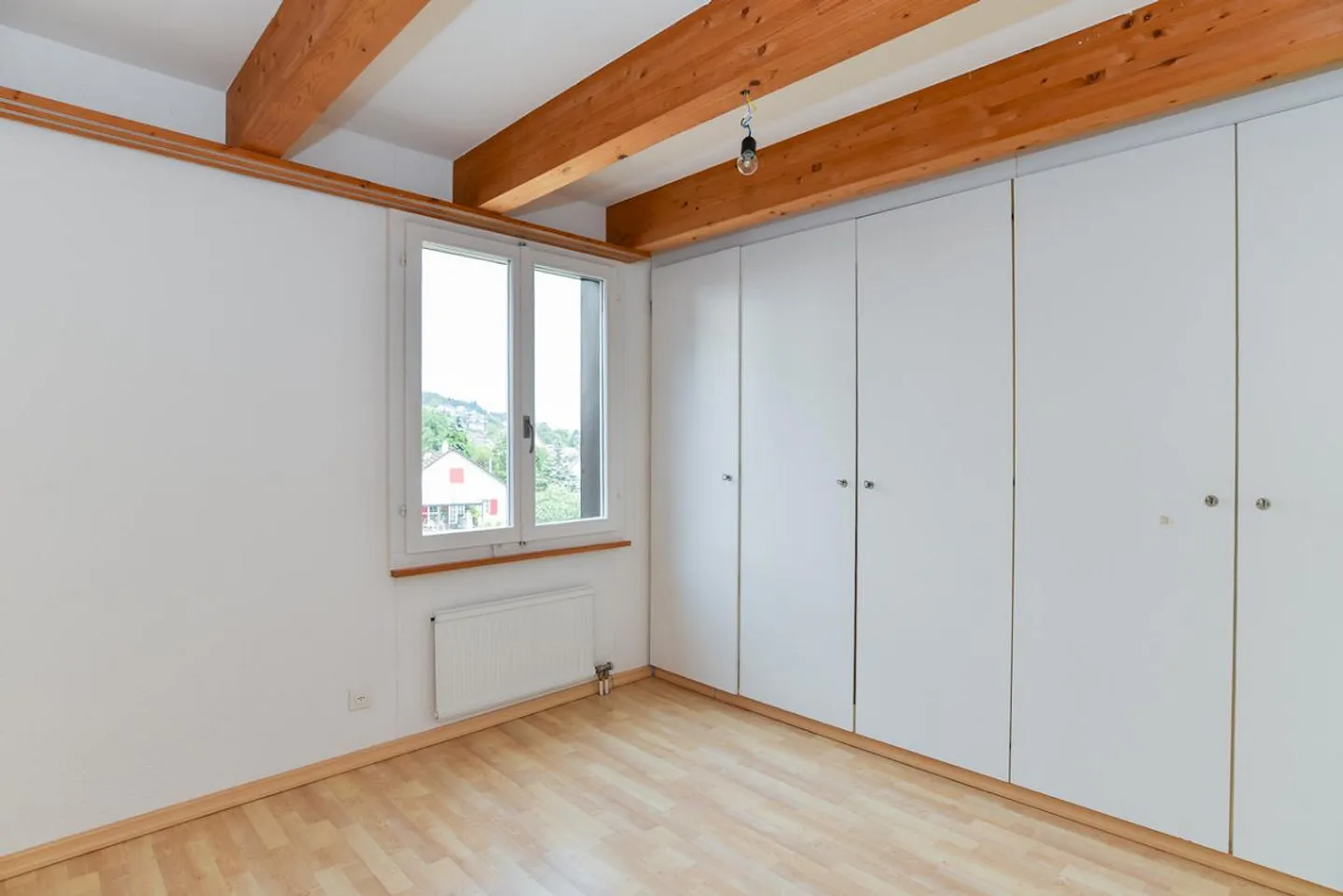 5.5 Room Detached House in Preferred Scenic Location with Beautiful Garden - Photo 9 of 13