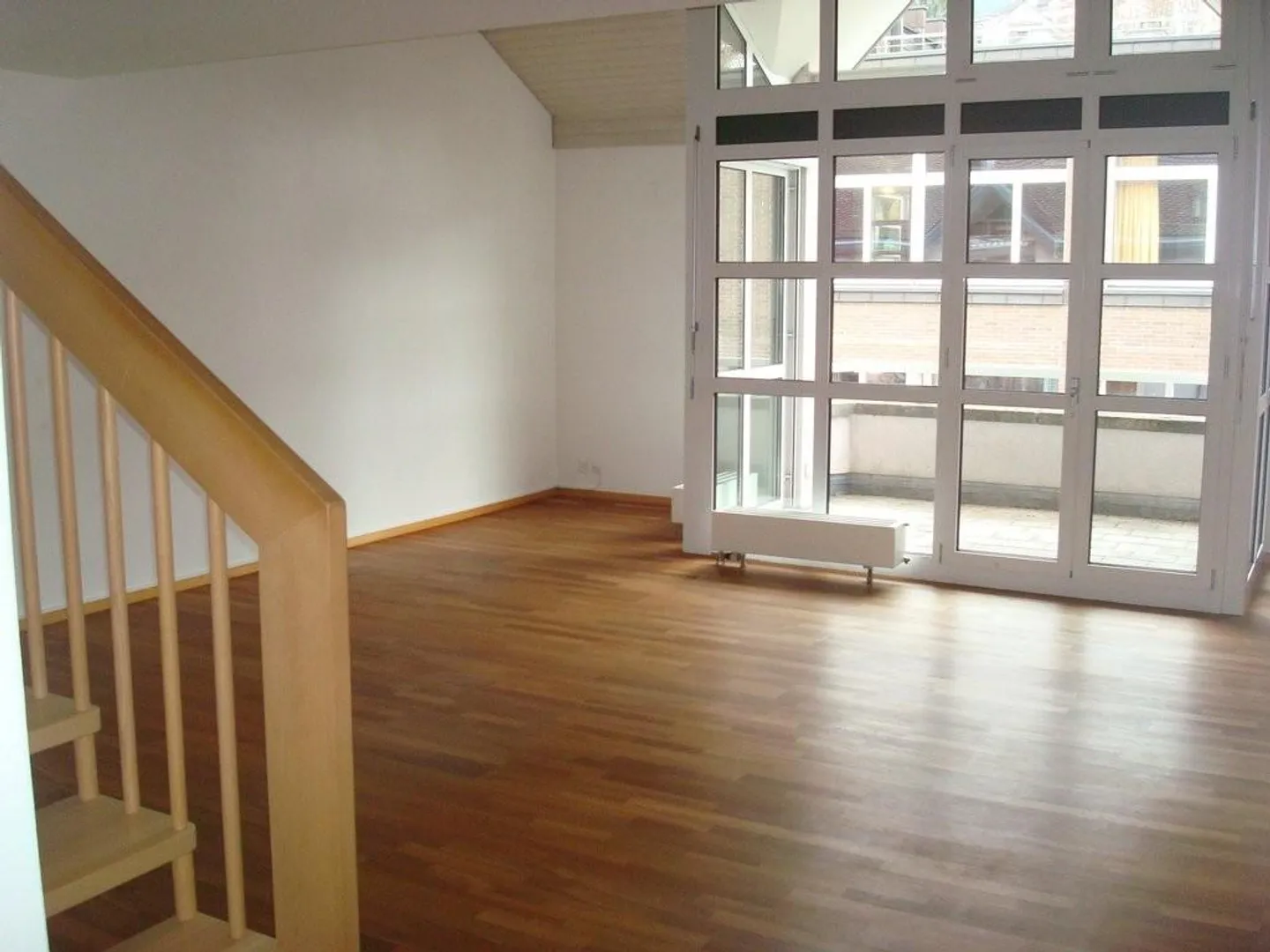 Charming 3.5-room maisonette apartment - Photo 3 of 6