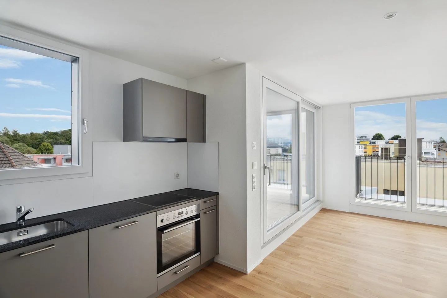 Belle appartement en attique de 2,5 pièces à Zollikofen - Photo 3 sur 8