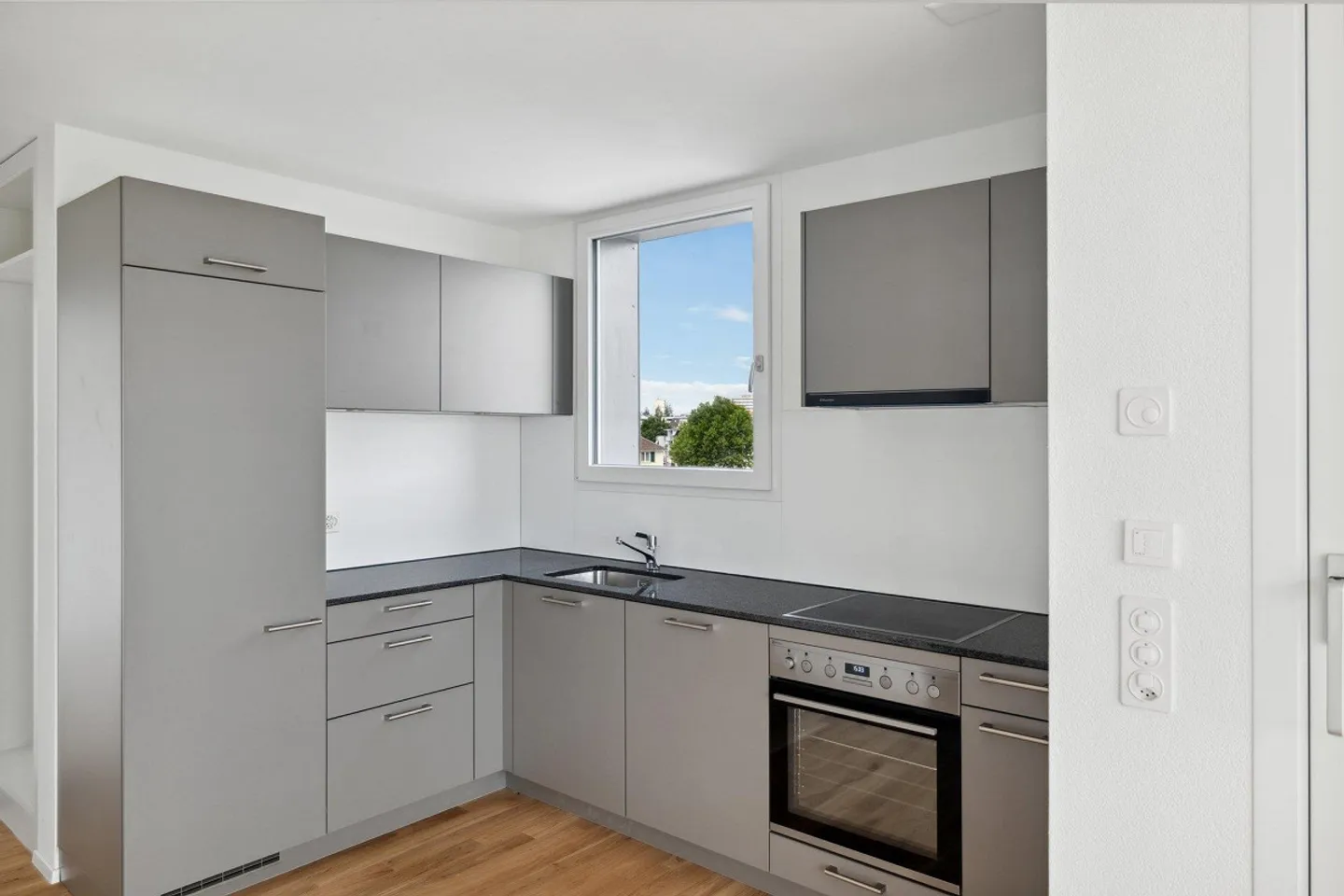 Belle appartement en attique de 2,5 pièces à Zollikofen - Photo 4 sur 8