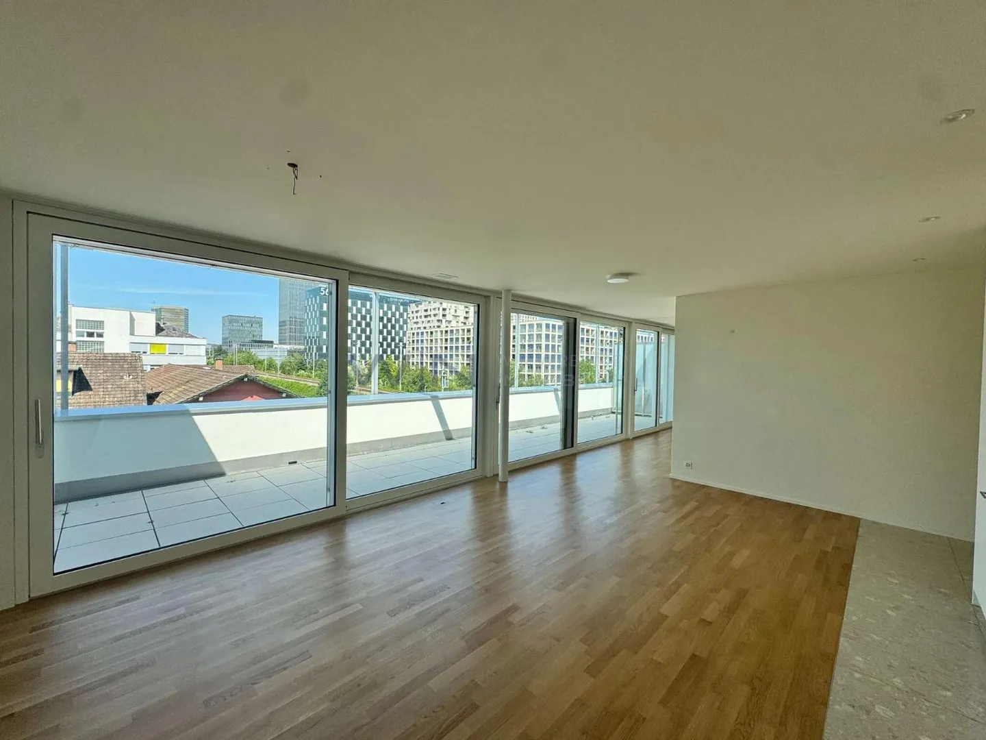 2-room apartment - Photo 1 of 8