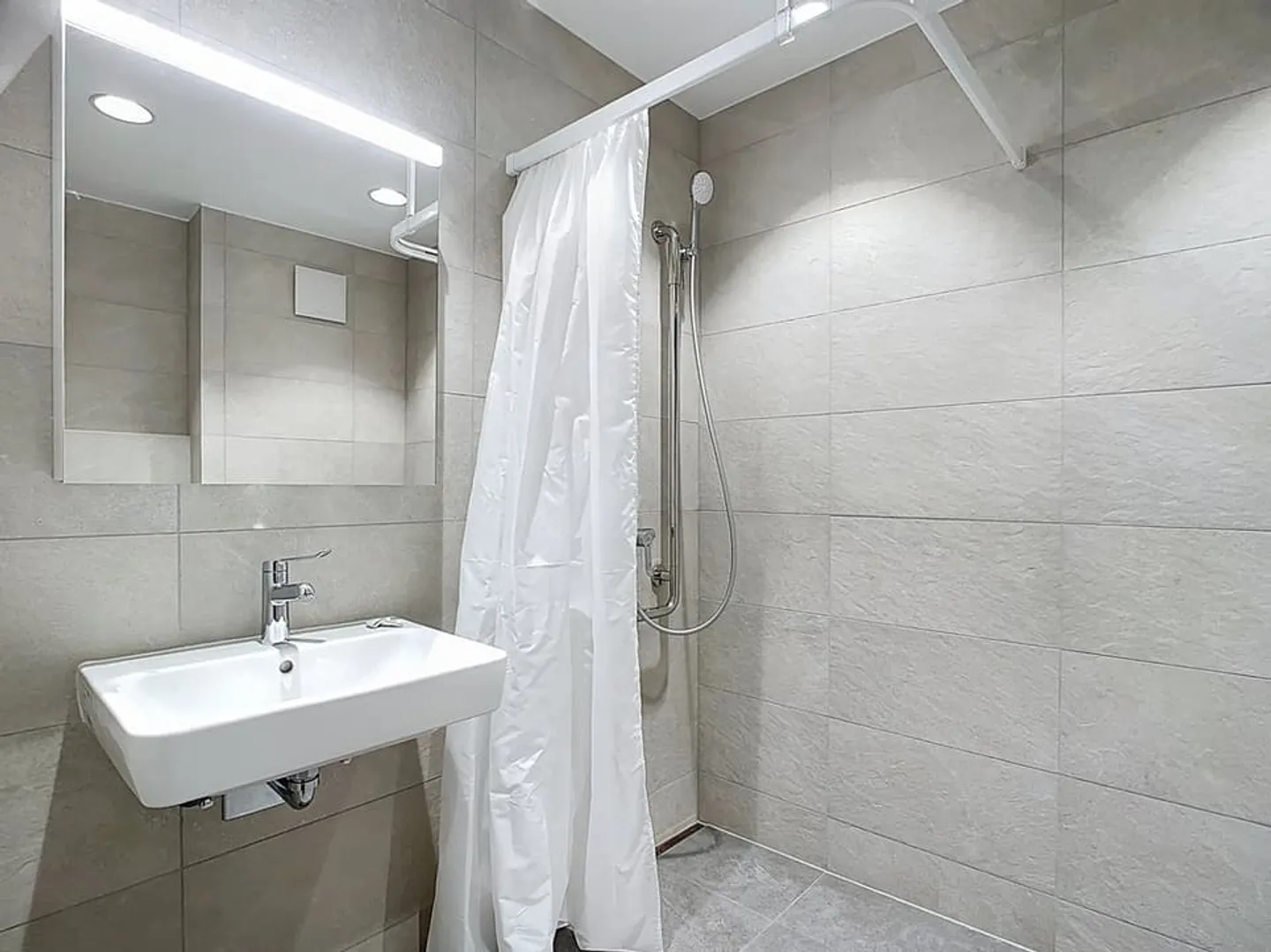 Appartamento con 2,5 stanze e balcone - Foto 9 di 12