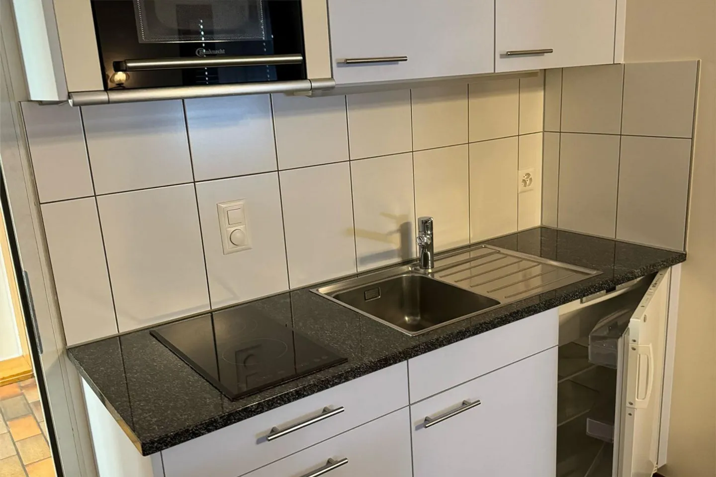 Furnished studio - Photo 3 of 7