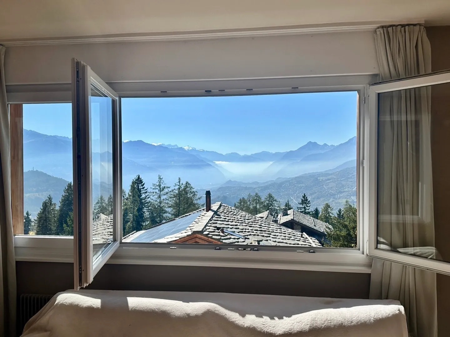 2,5 Stanze con una vista mozzafiato - Piscina interna - Foto 6 di 16