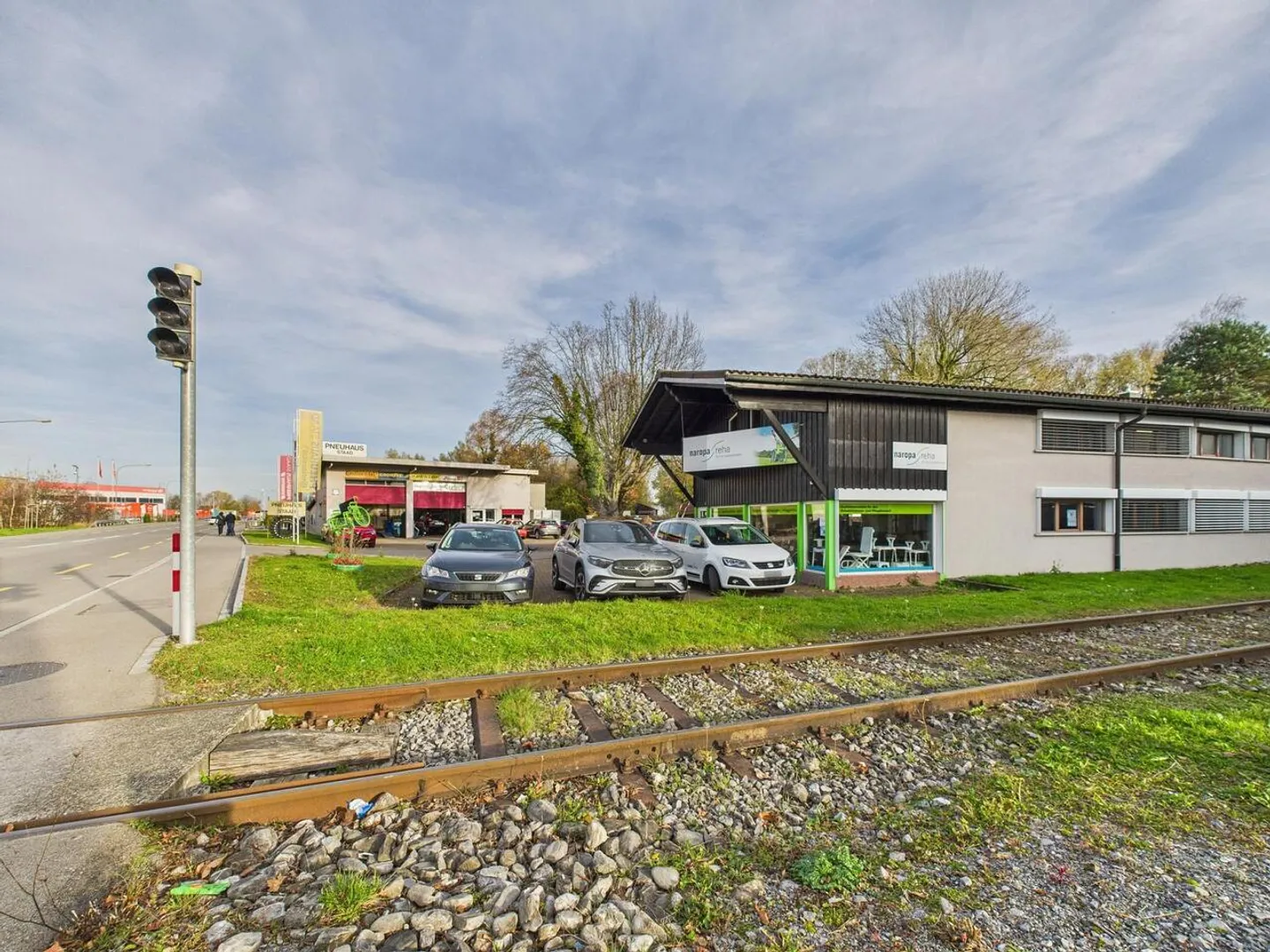 YOUR BUSINESS IN A HIGHLY FREQUENTED LOCATION - Photo 4 of 5