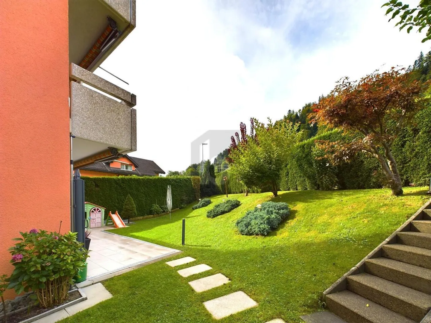 AFFARE! MODERNO CON GIARDINO IDILLICO - Foto 5 di 6