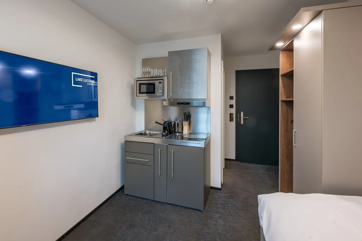 Nuovo studio arredato in una posizione molto centrale a Kriens - Foto 3 di 10