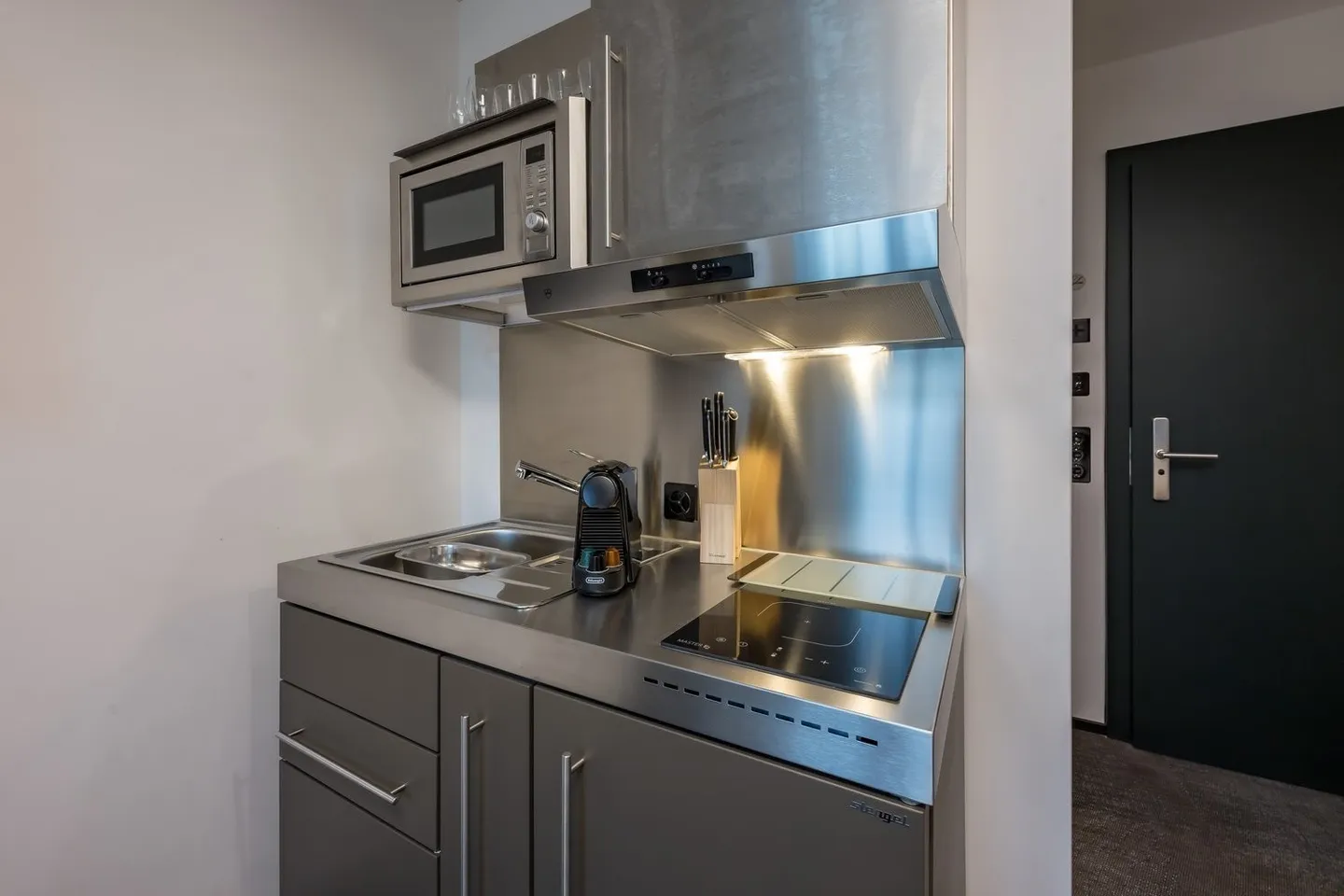 Nuovo studio arredato in una posizione molto centrale a Kriens - Foto 6 di 10