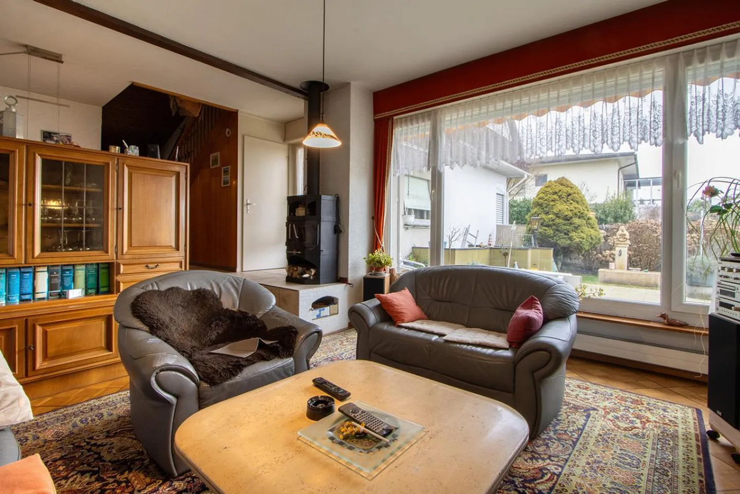 4.5-room terraced house with lake view and great potential - Photo 3 of 18