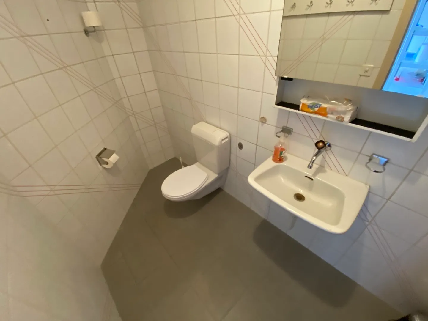 Ground floor commercial space of 200 m2 for rent. - Photo 13 of 13