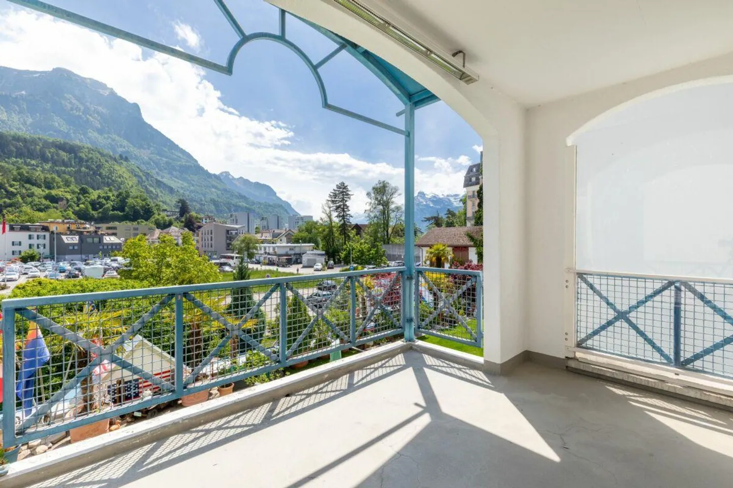 Bright apartment with great potential - Photo 1 of 10