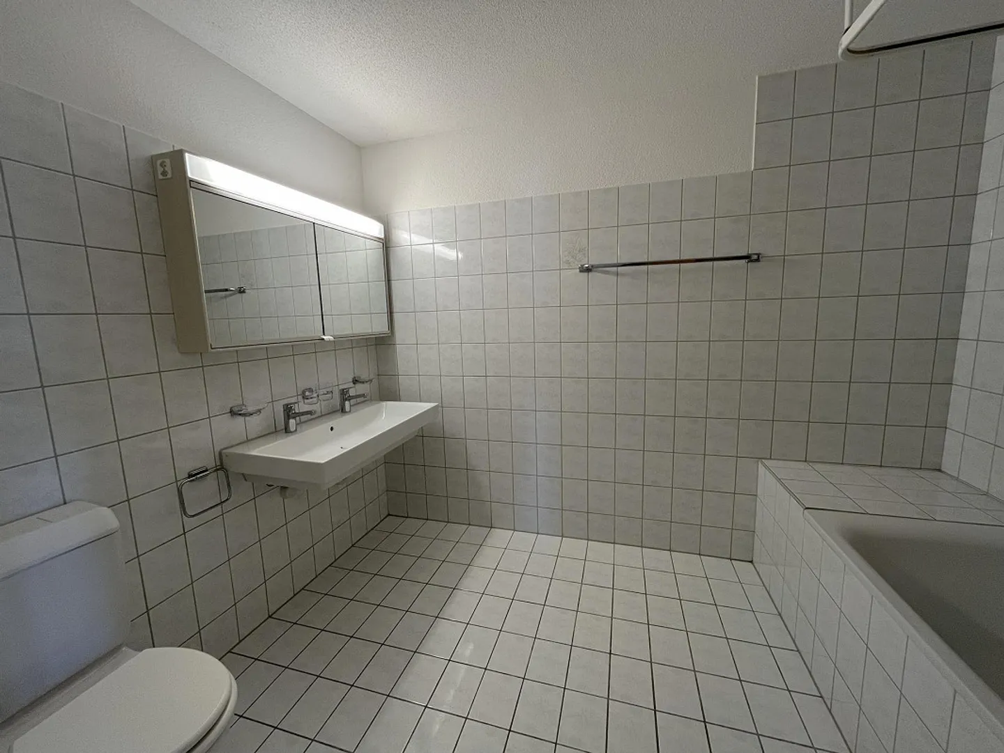 Helle 4.5-Zimmer-Wohnung mit Balkon - Foto 8 von 10