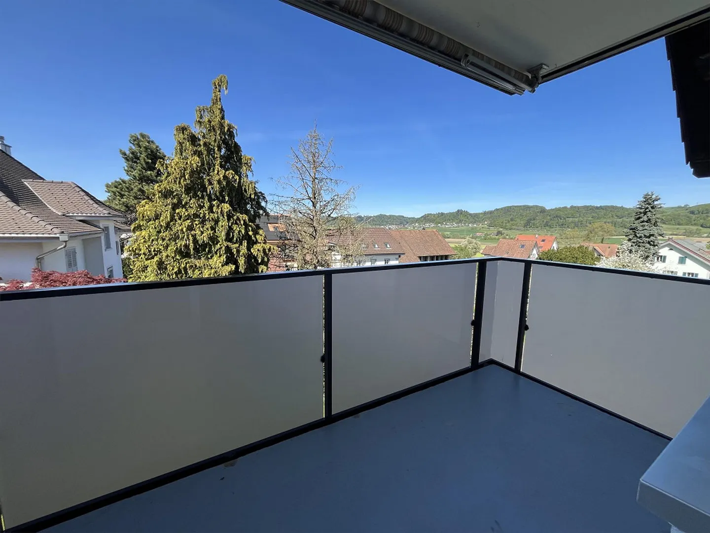Helle 4.5-Zimmer-Wohnung mit Balkon - Foto 9 von 10