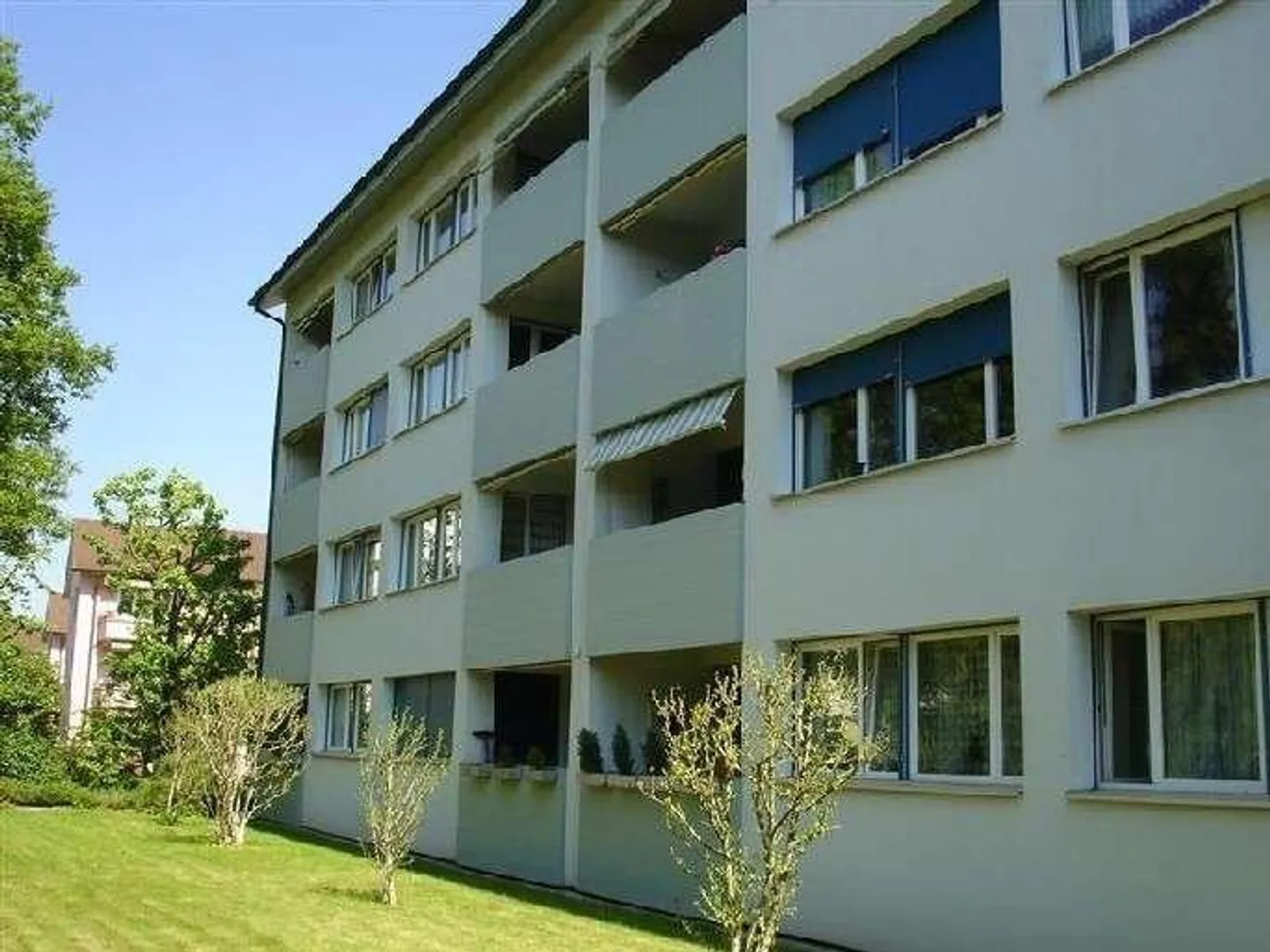 Luminoso appartamento di 2 stanze con cucina recentemente ristrutturata - Foto 2 di 6