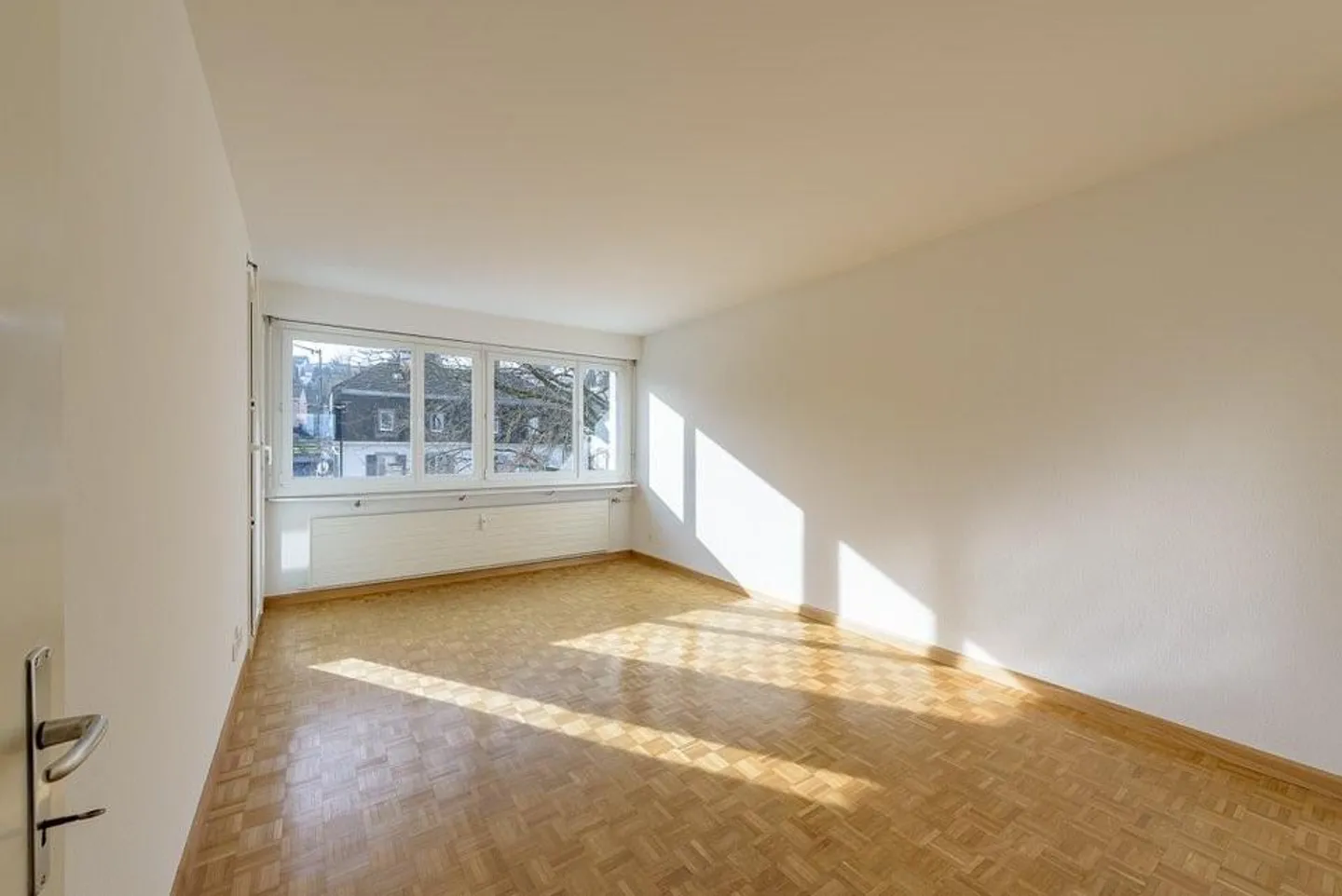 Luminoso appartamento di 2 stanze con cucina recentemente ristrutturata - Foto 3 di 6