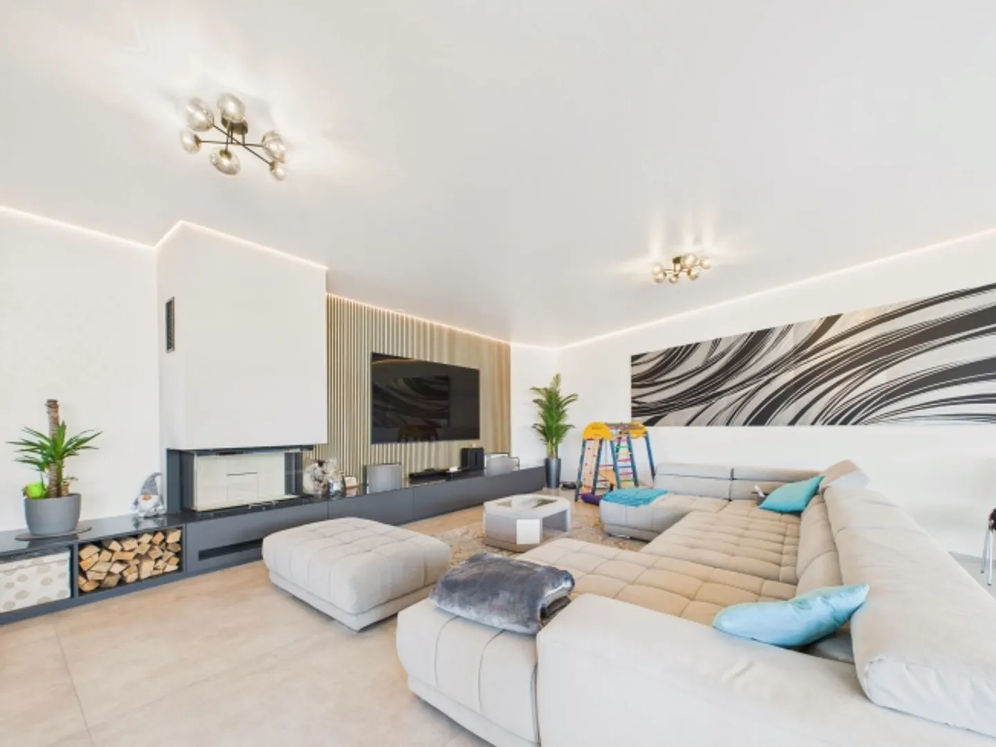 Luxuriöse Wohnung mit Seeblick - Foto 1 von 11