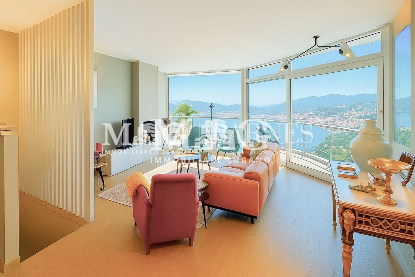 Villa moderna con vista lago - Foto 1 di 17