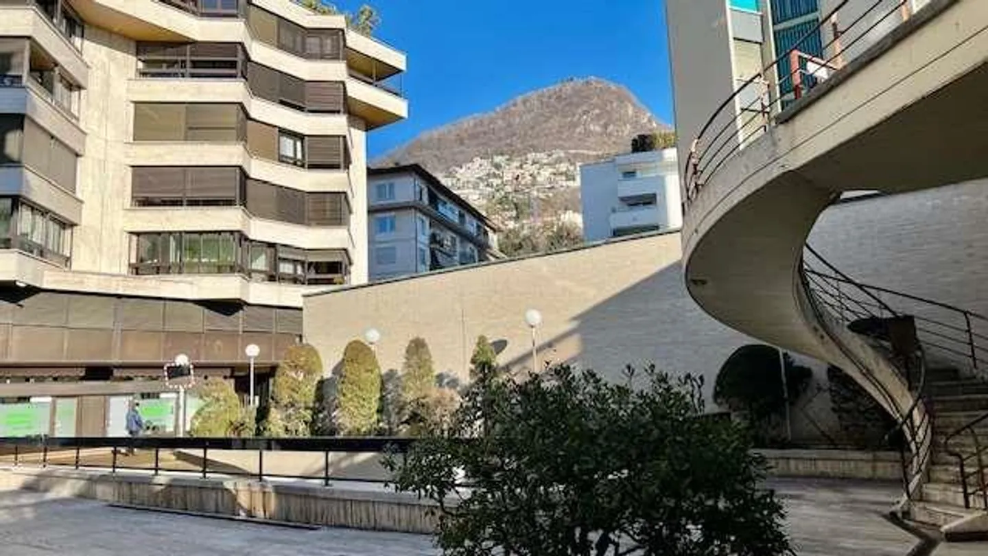 «Exklusives Roof Garden Penthouse mit Seeblick in Lugano Cassarate» - Foto 9 von 13