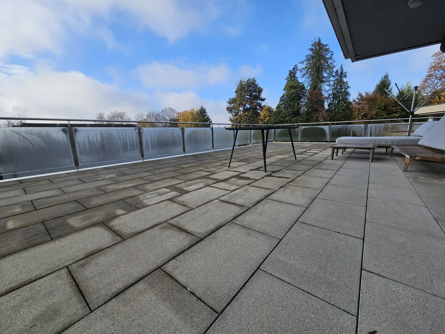 Attique 2,5 pièces de 76m2 à Lausanne - Photo 4 of 5