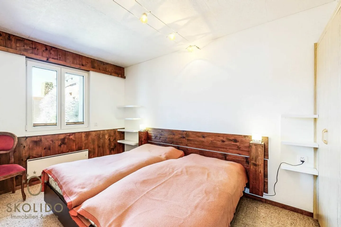 Modernisiertes Chalet mit Einliegerwohnung und Weitblick - Foto 18 von 36