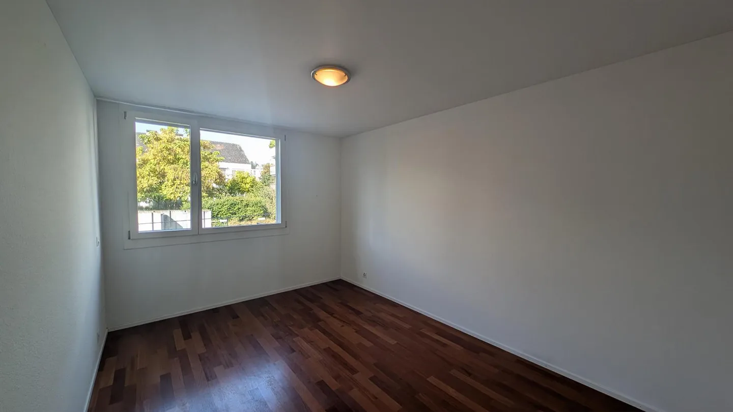 Appartement de jardin lumineux et charmant de 5 pièces au cœur d'Oberwil ! - Photo 5 sur 10