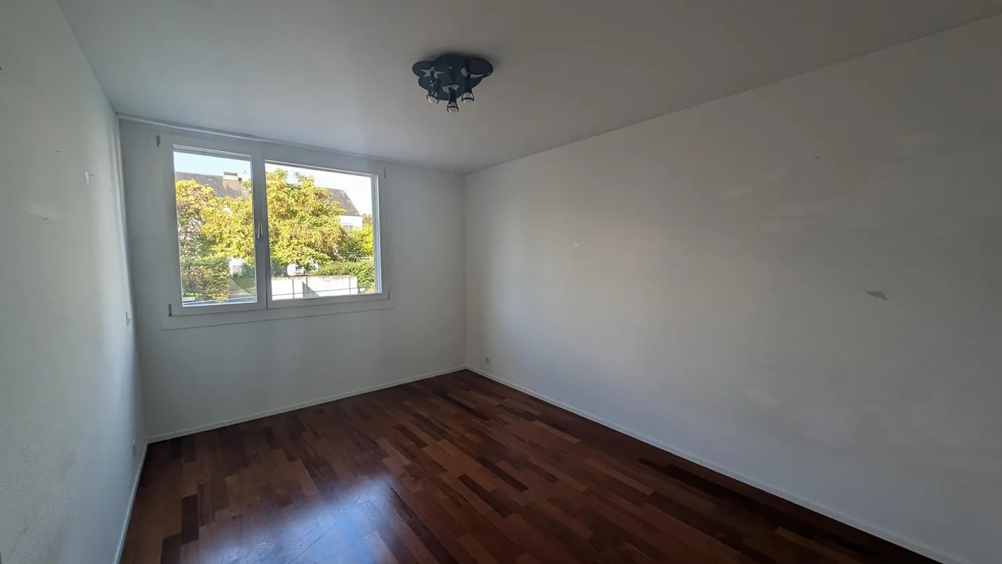 Appartement de jardin lumineux et charmant de 5 pièces au cœur d'Oberwil ! - Photo 6 sur 10