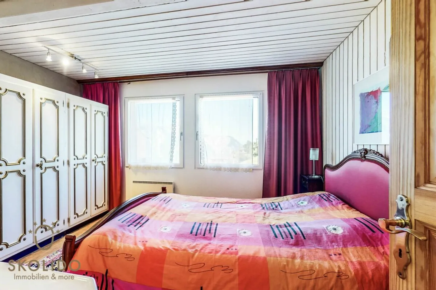 Modernisiertes Chalet mit Einliegerwohnung und Weitblick - Foto 15 von 36