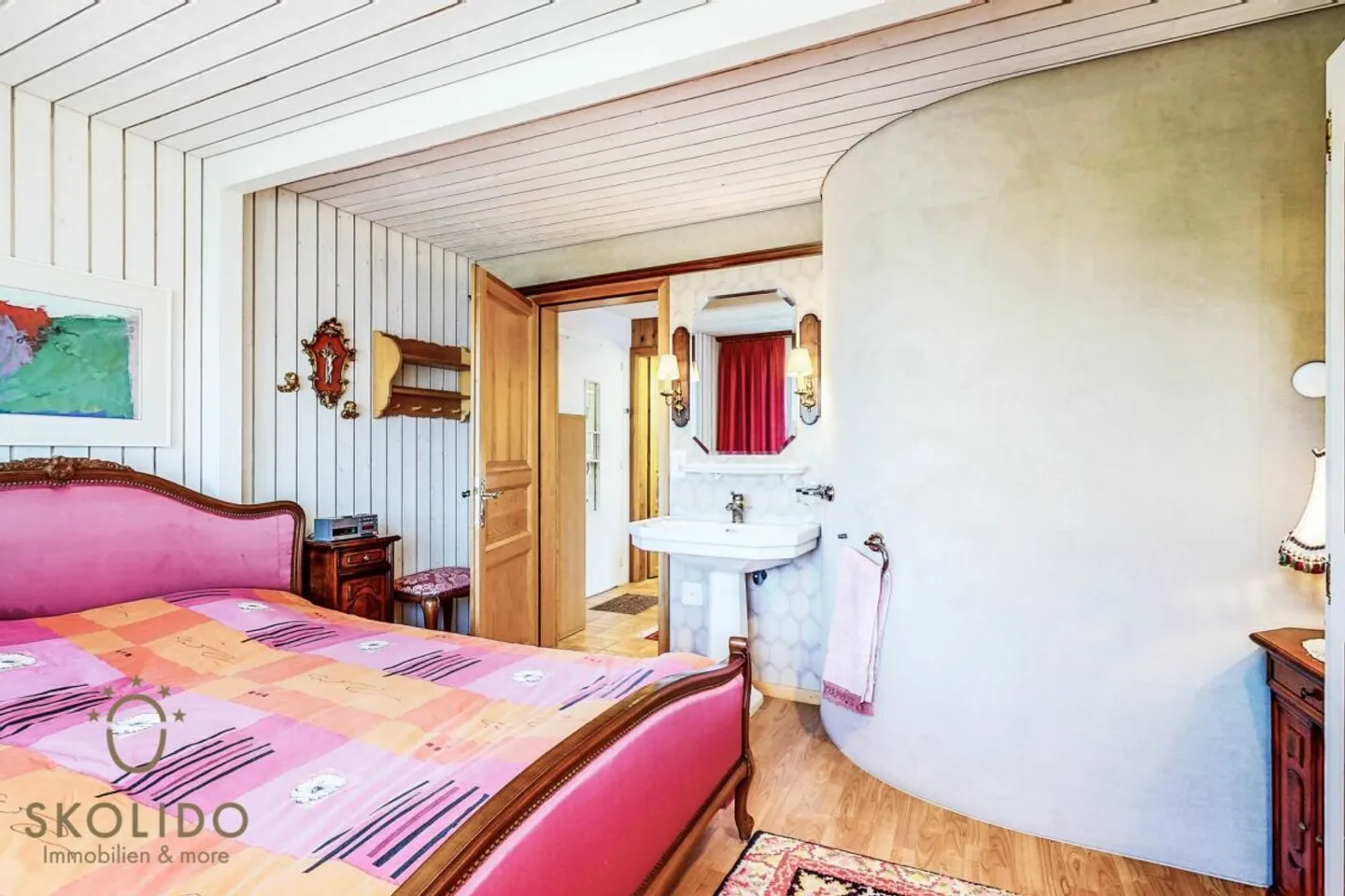 Modernisiertes Chalet mit Einliegerwohnung und Weitblick - Foto 16 von 36