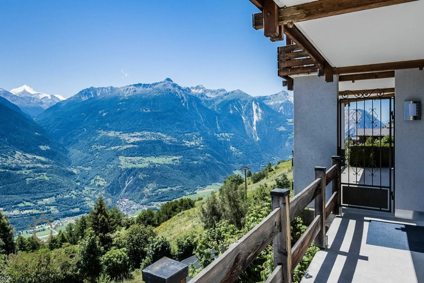 Modernisiertes Chalet mit Einliegerwohnung und Weitblick - Foto 27 von 36