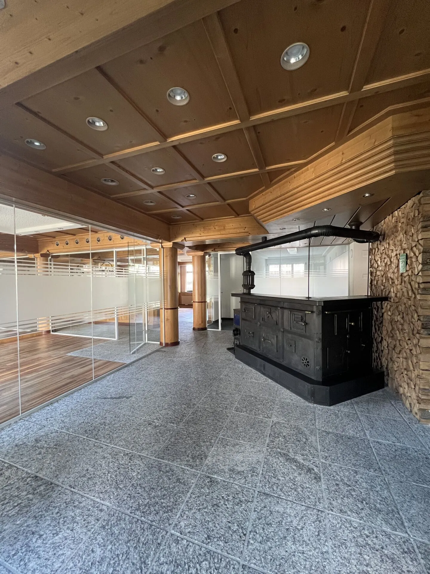 TEMPORARY - Modern Office Spaces Near Schwyz Train Station - Photo 1 of 9