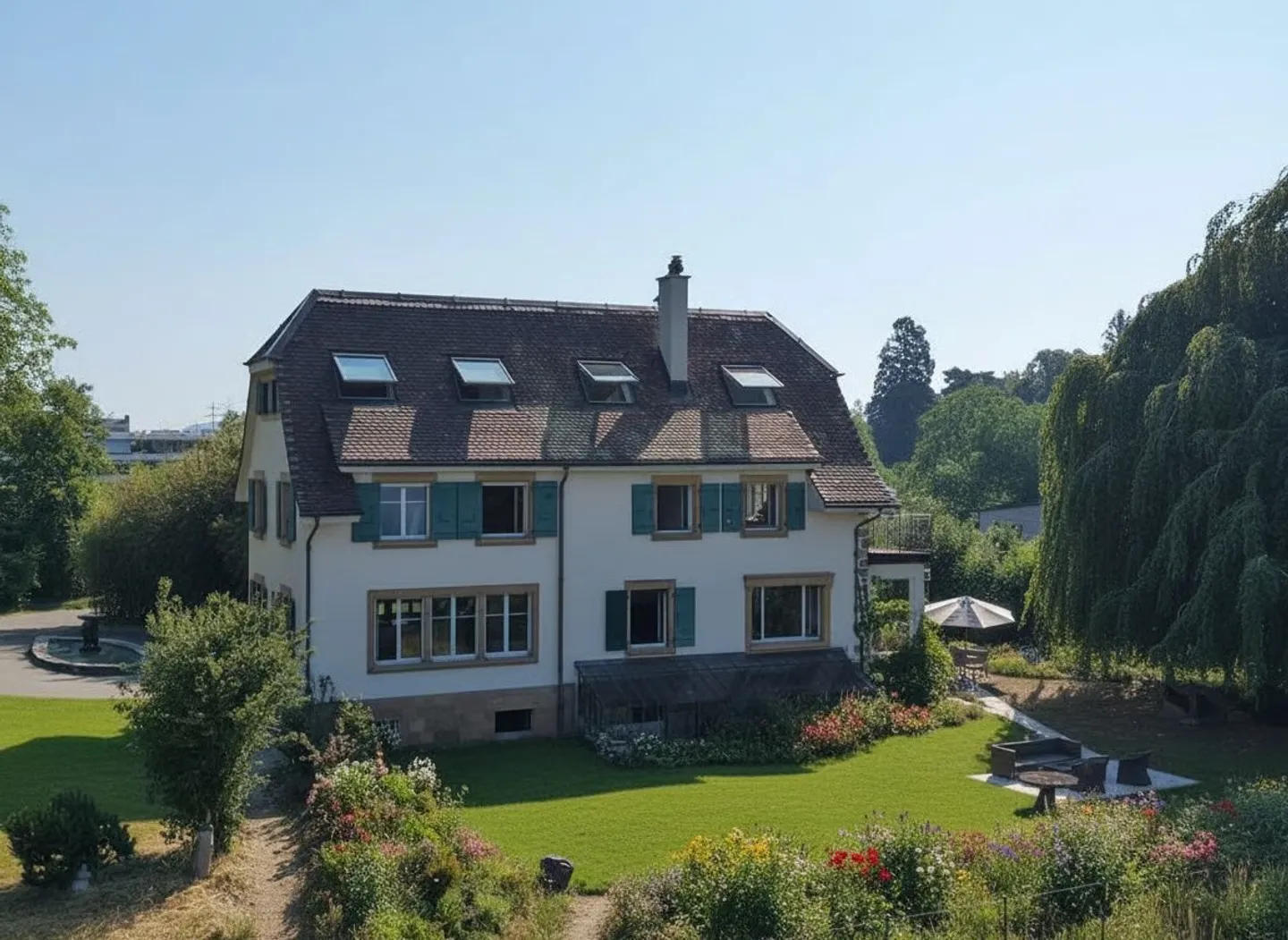 Historische Villa mit Seezugang - Foto 1 von 22