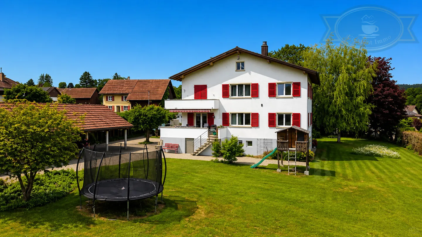 Haus mit zwei Wohnungen, großem Grundstück und ausbaubarem Pavillon - Foto 17 von 17