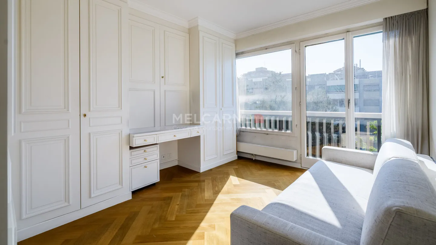 Exklusivität - 12-Zimmer-Wohnung in hoher Etage - Foto 7 von 8