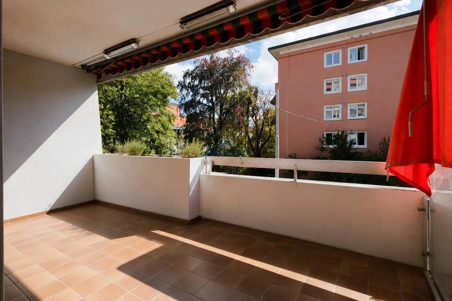 Spacious Condominium with Fireplace in Popular Gellert - Photo 4 of 12