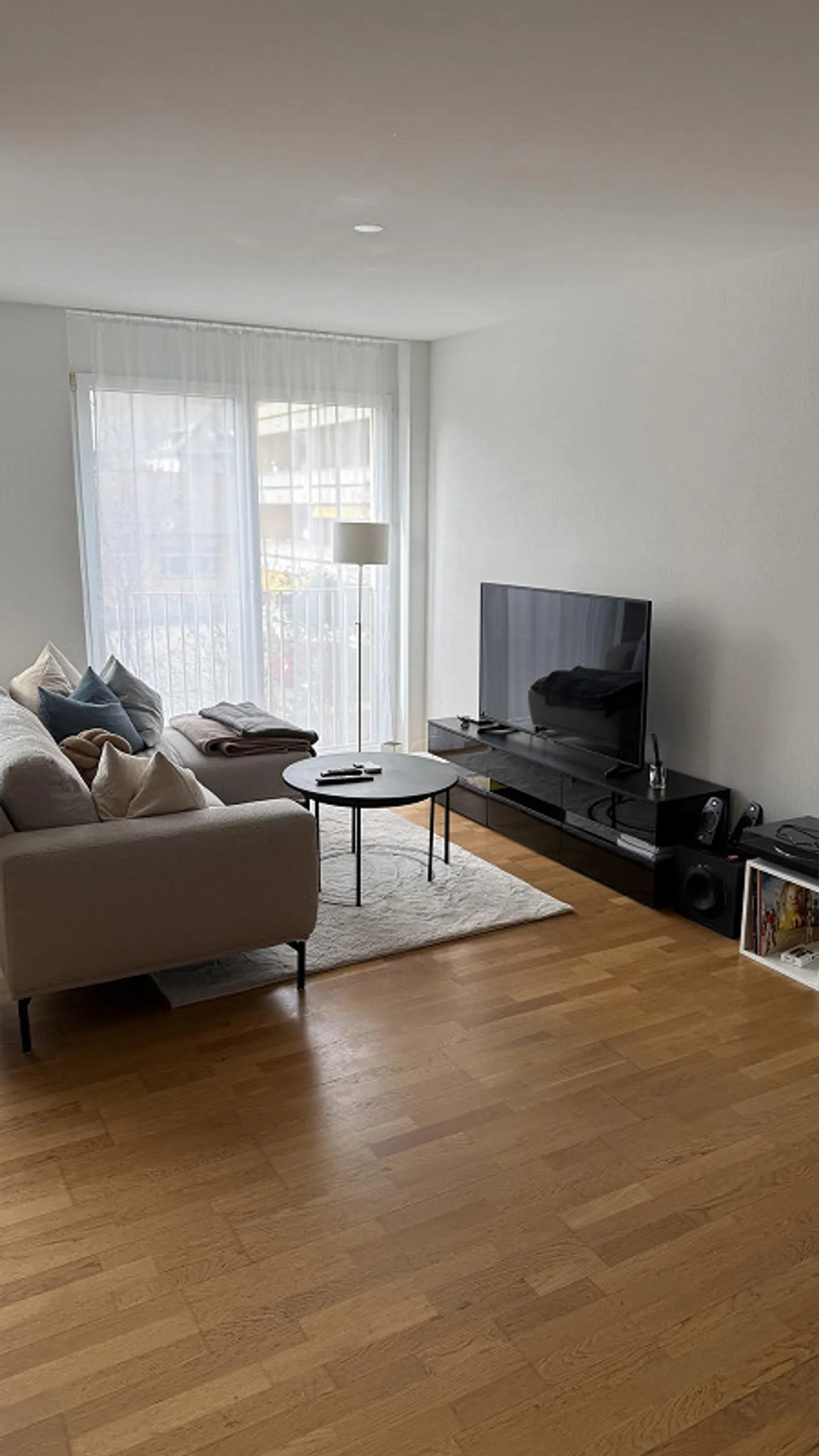 Modernes Apartment mit Balkon - Foto 4 von 11