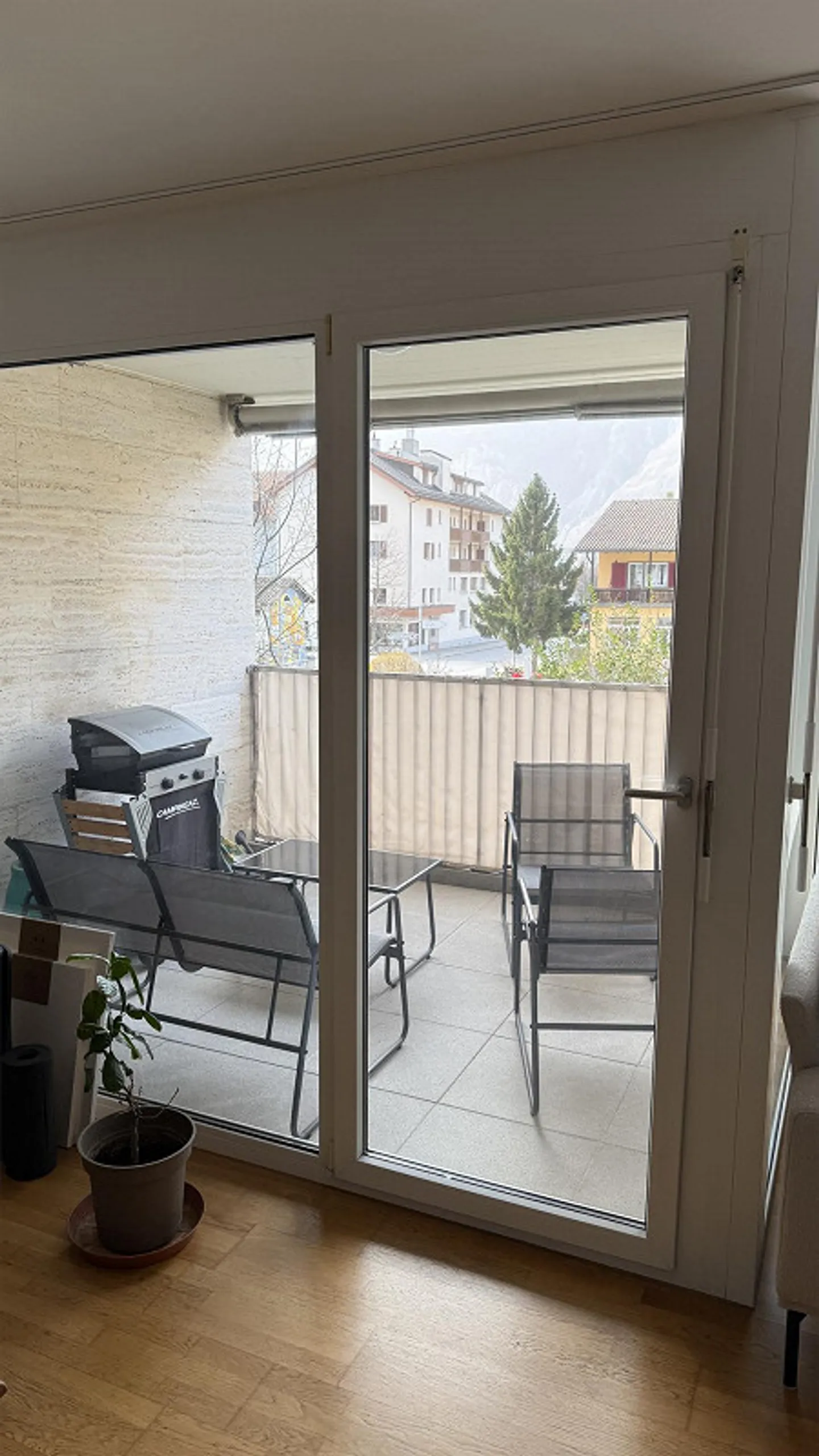 Modernes Apartment mit Balkon - Foto 7 von 11