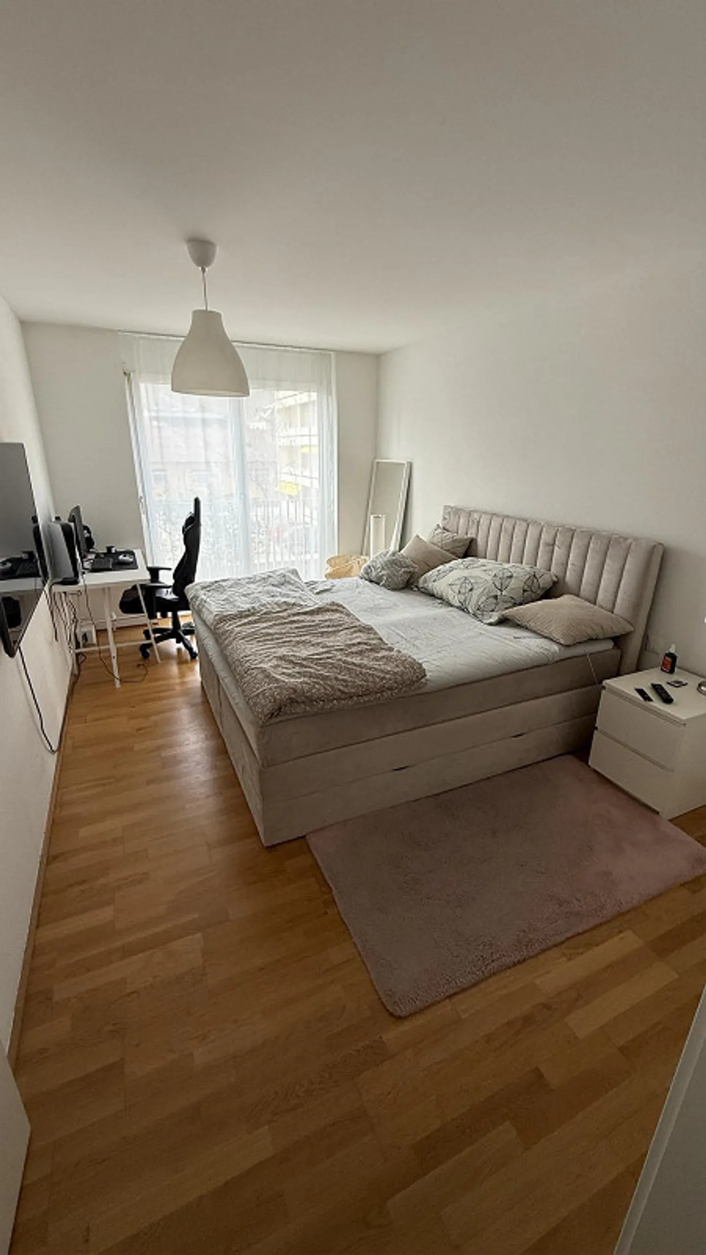 Modernes Apartment mit Balkon - Foto 8 von 11