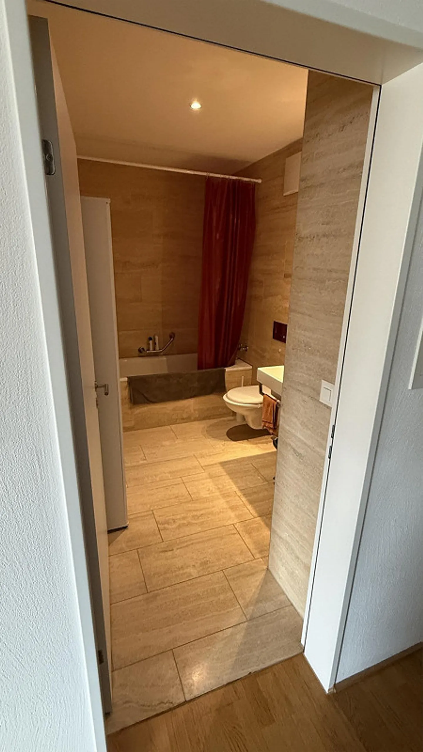 Modernes Apartment mit Balkon - Foto 10 von 11