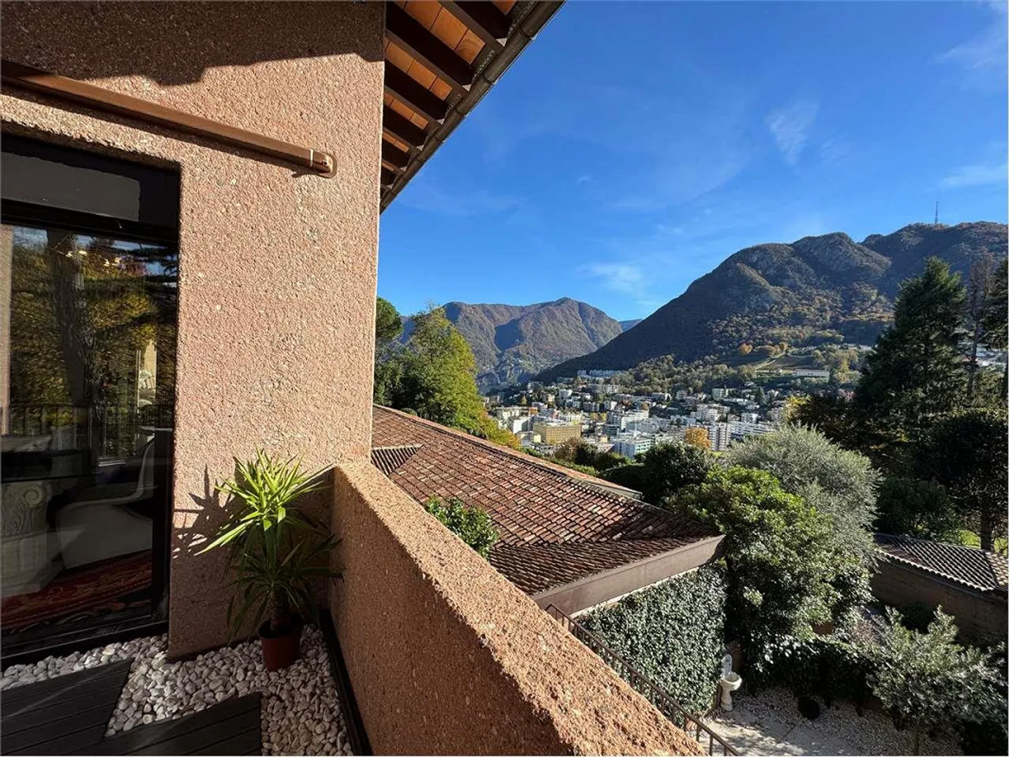 Appartement de luxe 4,5 pièces avec vue partielle sur le lac à Lugano à vendre - Photo 1 sur 12