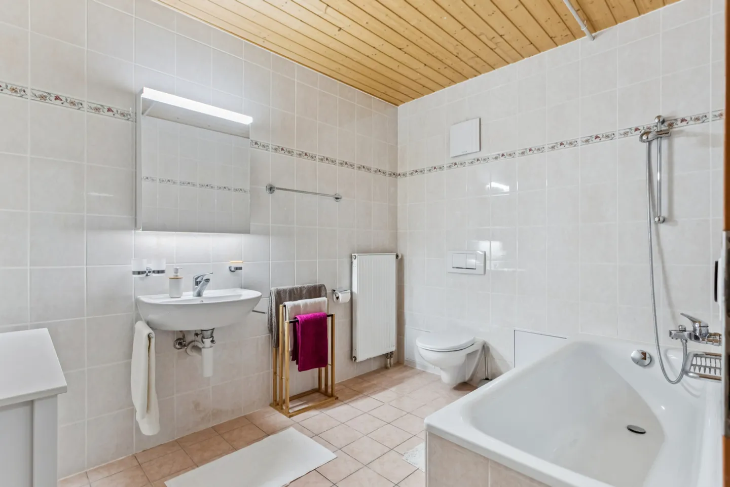 Magnifico appartamento di 6,5 stanze a Ogens - Foto 11 di 14