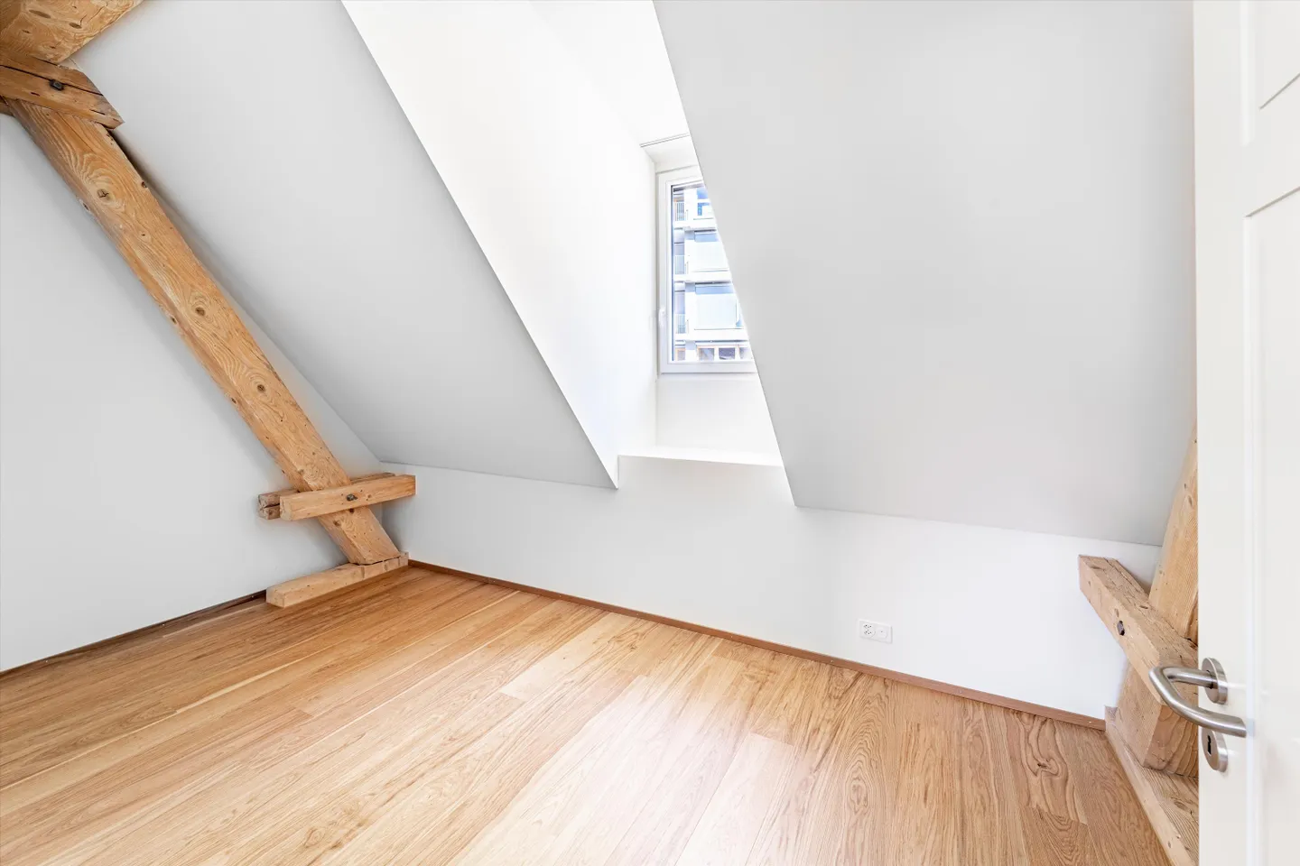 Exclusive Living - two net rents + 6 months parking space for free - Photo 5 of 9