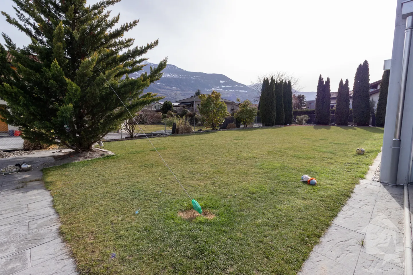 Villa moderna con giardino paesaggistico - Foto 32 di 34
