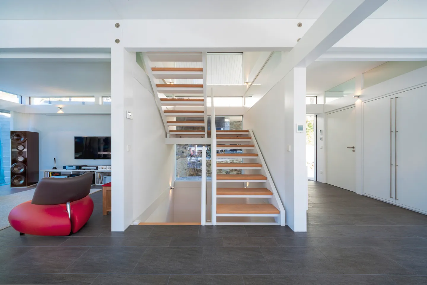 Oasi di Lusso e Design: Villa con Vista Panoramica a 360° - Foto 13 di 20