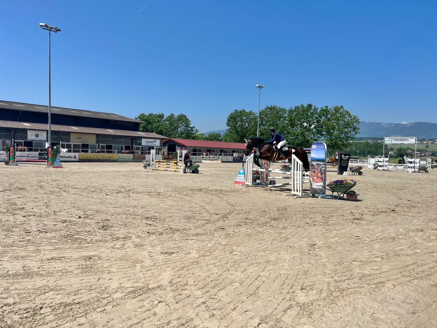 Superbo centro equestre con 110 box in piena attività - Foto 3 di 8