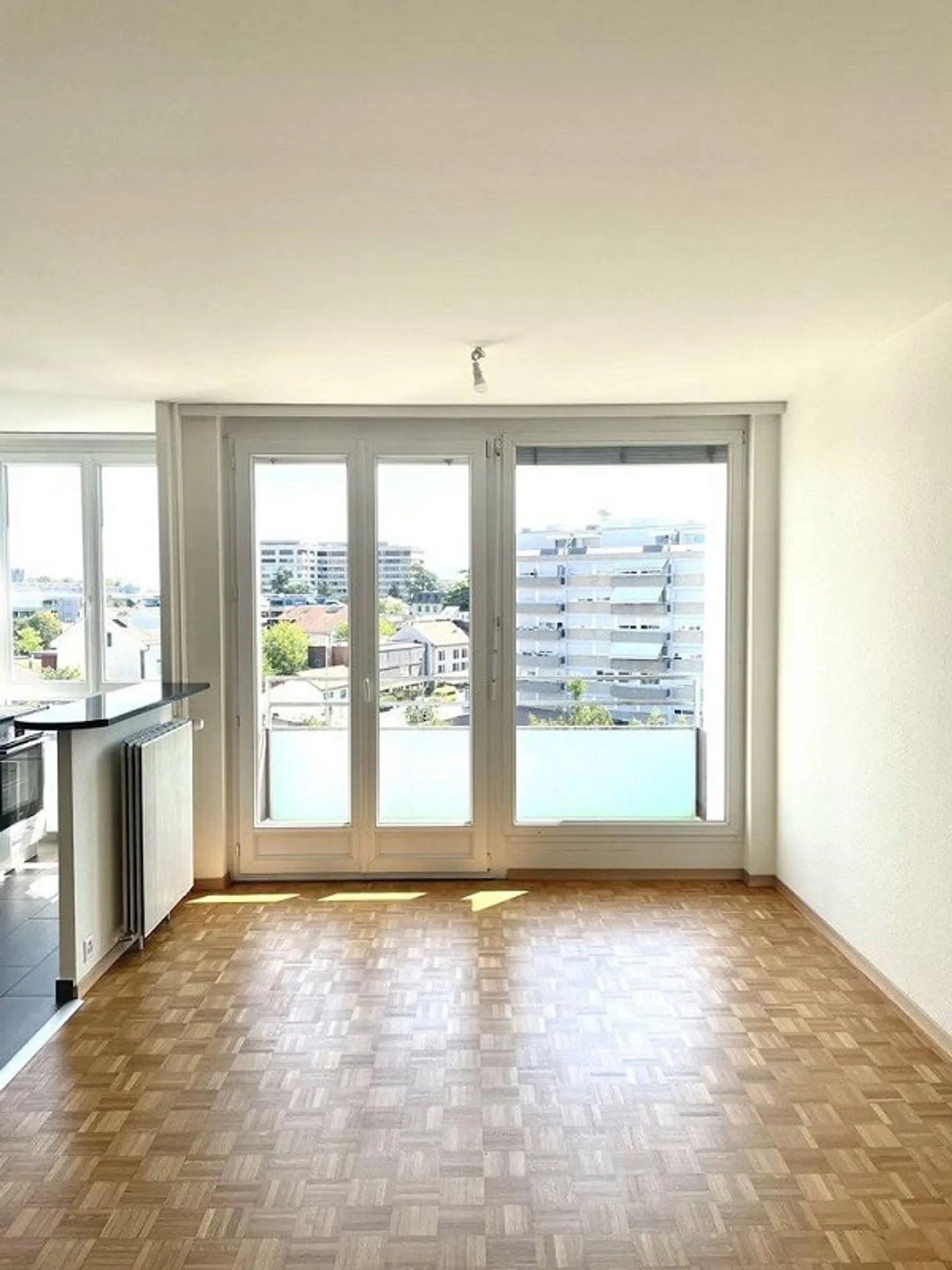 Appartement Moderne Près de l'Aéroport - Photo 5 sur 10